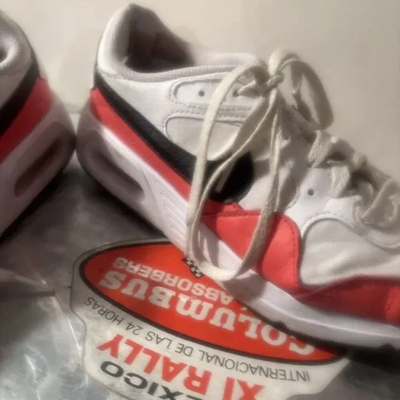 Women’s Nike Air Red/white Sneakers Size 9 - Picture 4 of 9